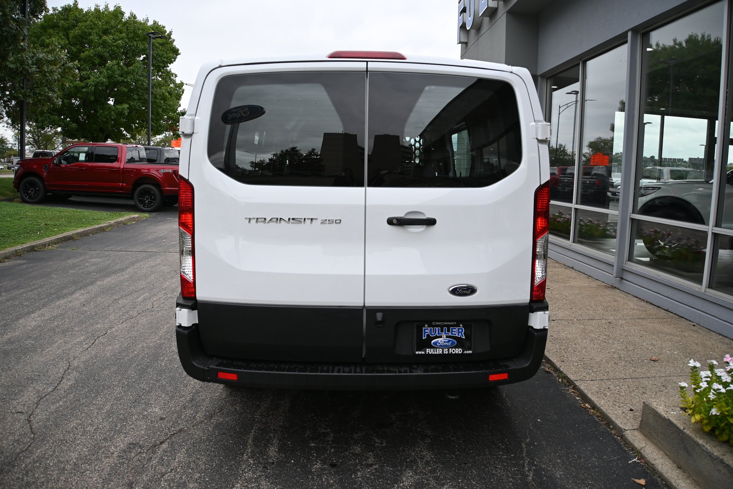 Used 2025 Ford Transit 250 Low Roof w/ Exterior Upgrade Package RWD image 5