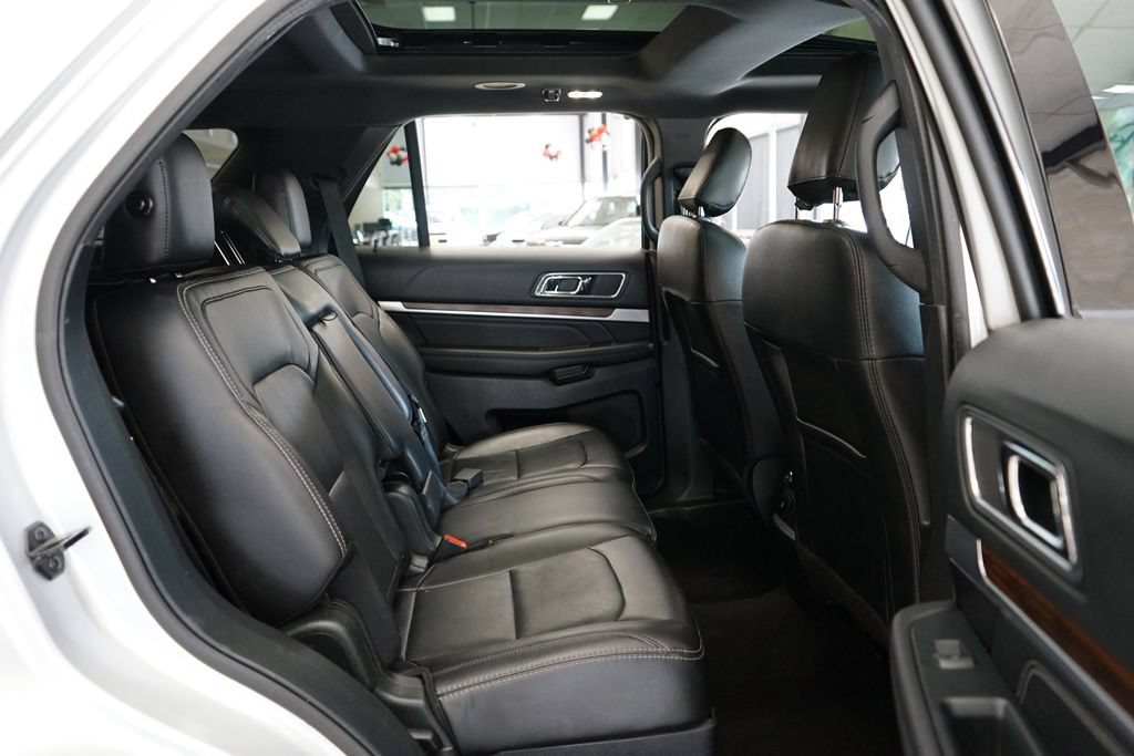 Used 2019 Ford Explorer Limited w/ Class III Trailer Tow Package AWD/4WD image 14