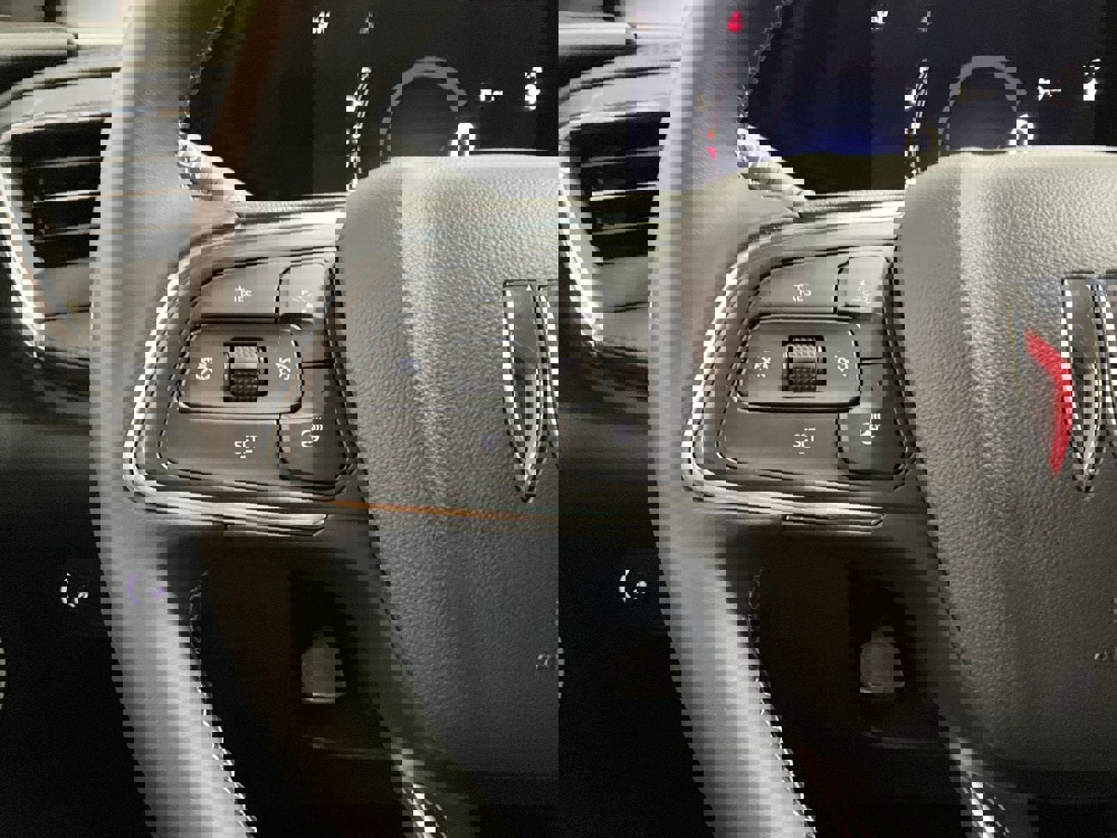 Used 2025 Buick Encore GX Avenir w/ Avenir Technology Package image 17