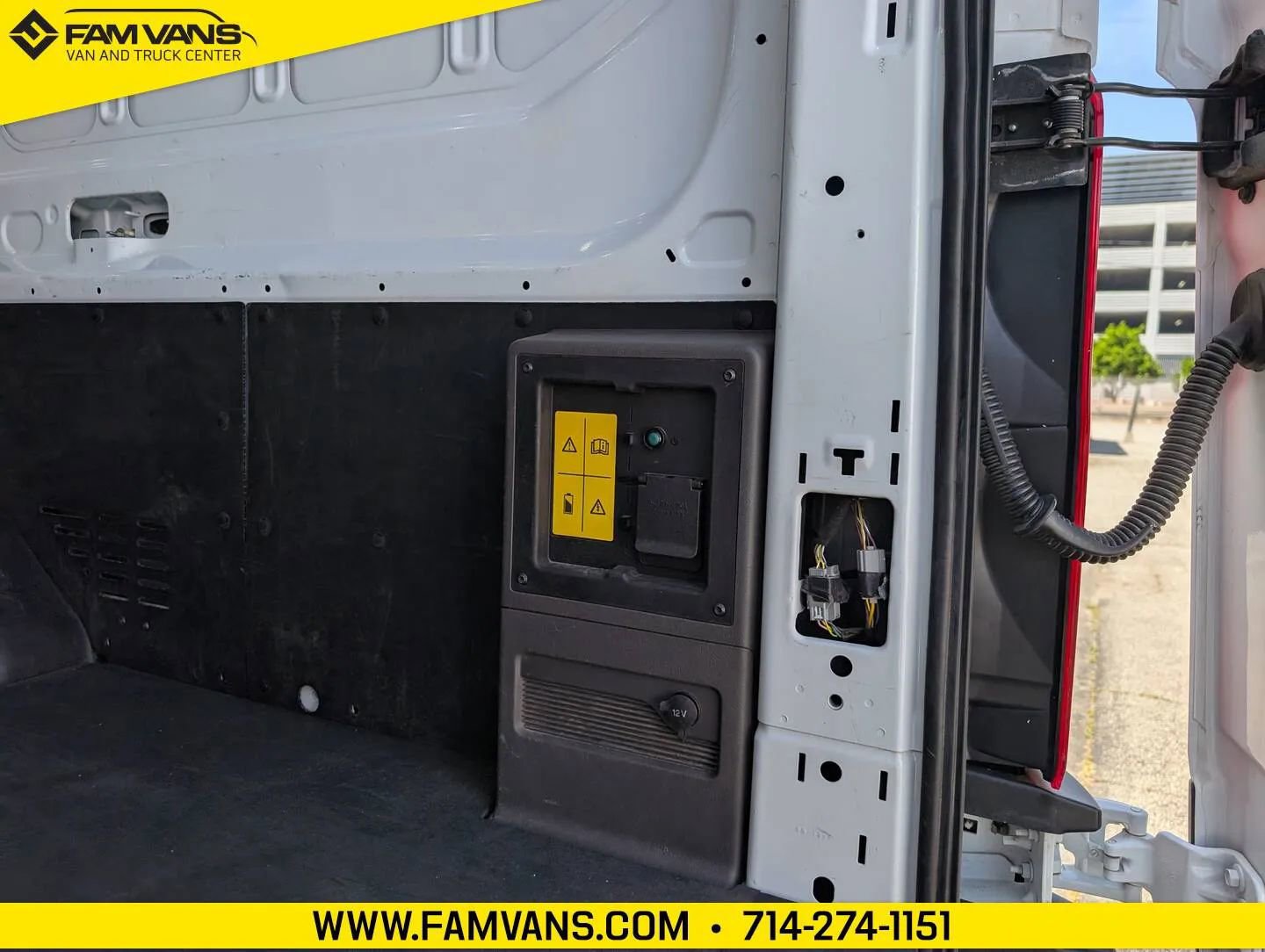 Used 2022 Ford E-Transit 148 High Roof Extended RWD image 15