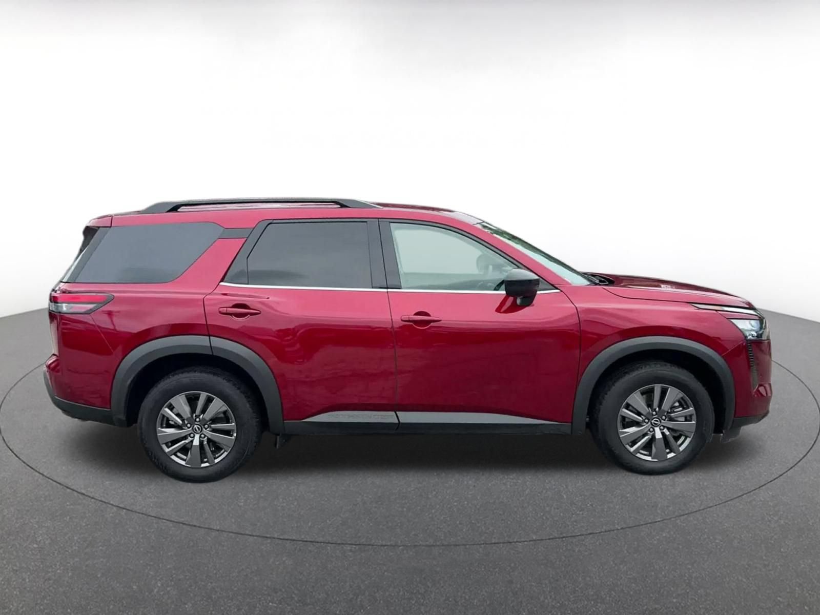 Used 2026 Nissan Pathfinder SV FWD image 15