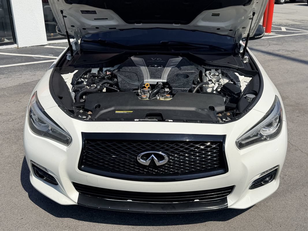 Used 2017 INFINITI Q50 Signature Edition w/ All Weather Package (L93) AWD/4WD image 8