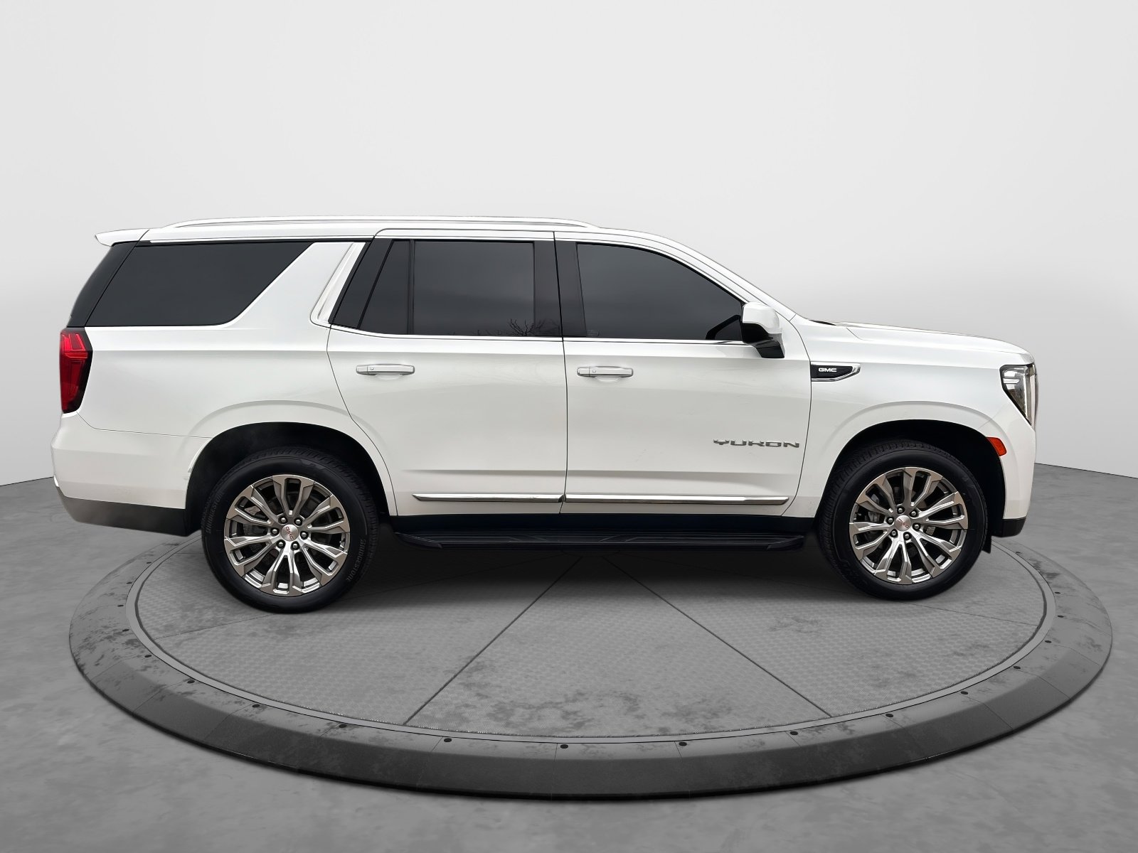 Used 2021 GMC Yukon SLT image 9