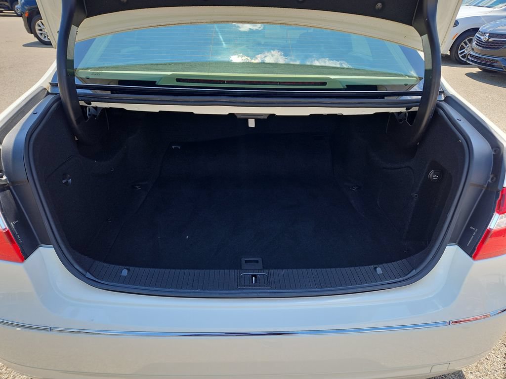 Used 2010 Mercedes-Benz E 350 4MATIC Sedan image 8