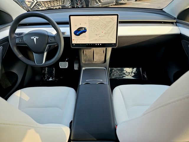 Used 2023 Tesla Model Y Performance image 25