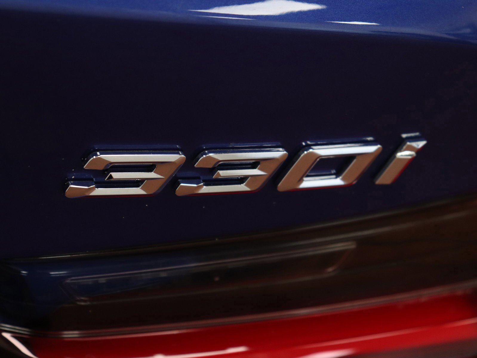 Used 2025 BMW 330i xDrive Sedan w/ M Sport Package image 11