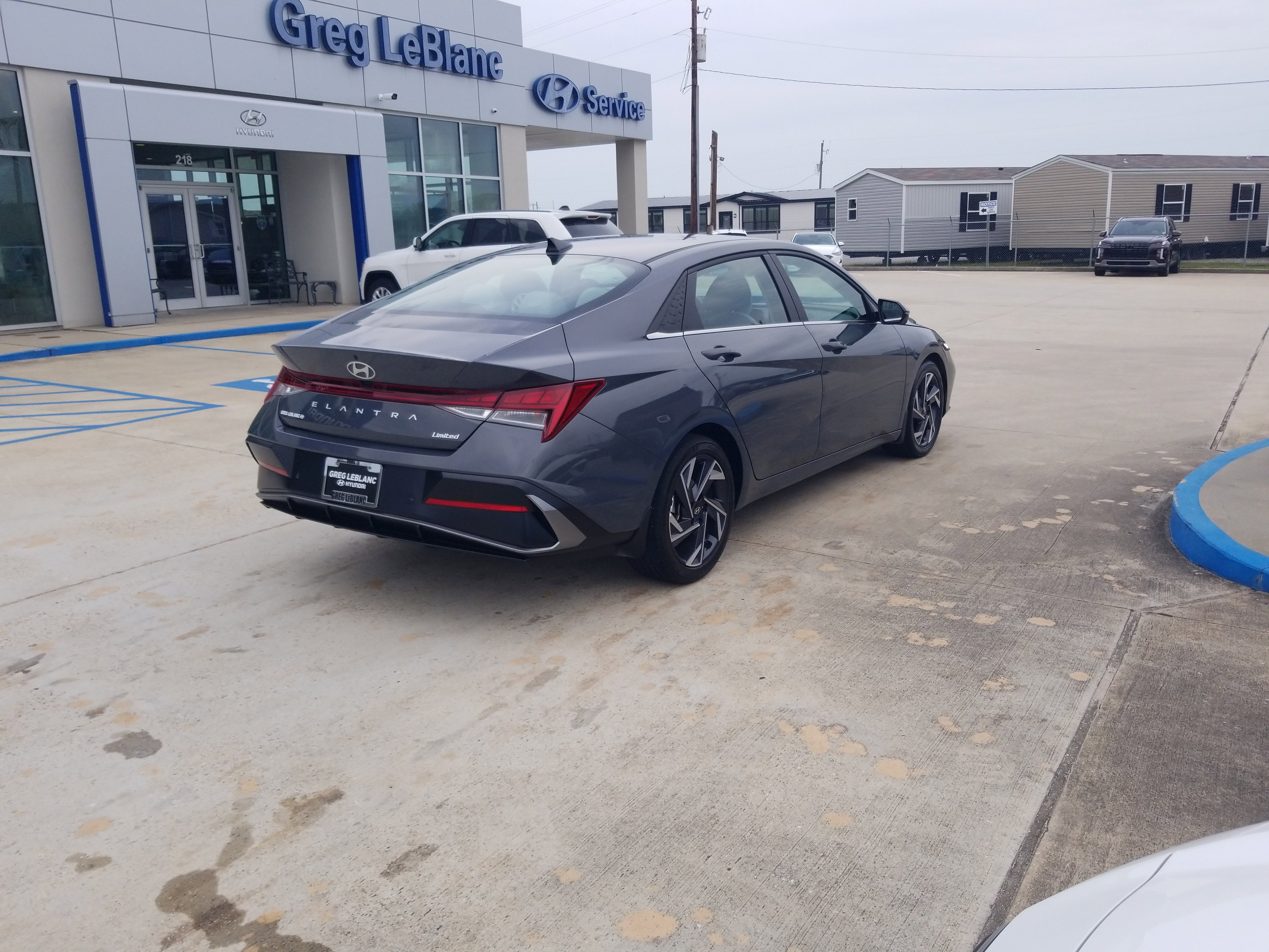 Used 2024 Hyundai Elantra Limited FWD image 7