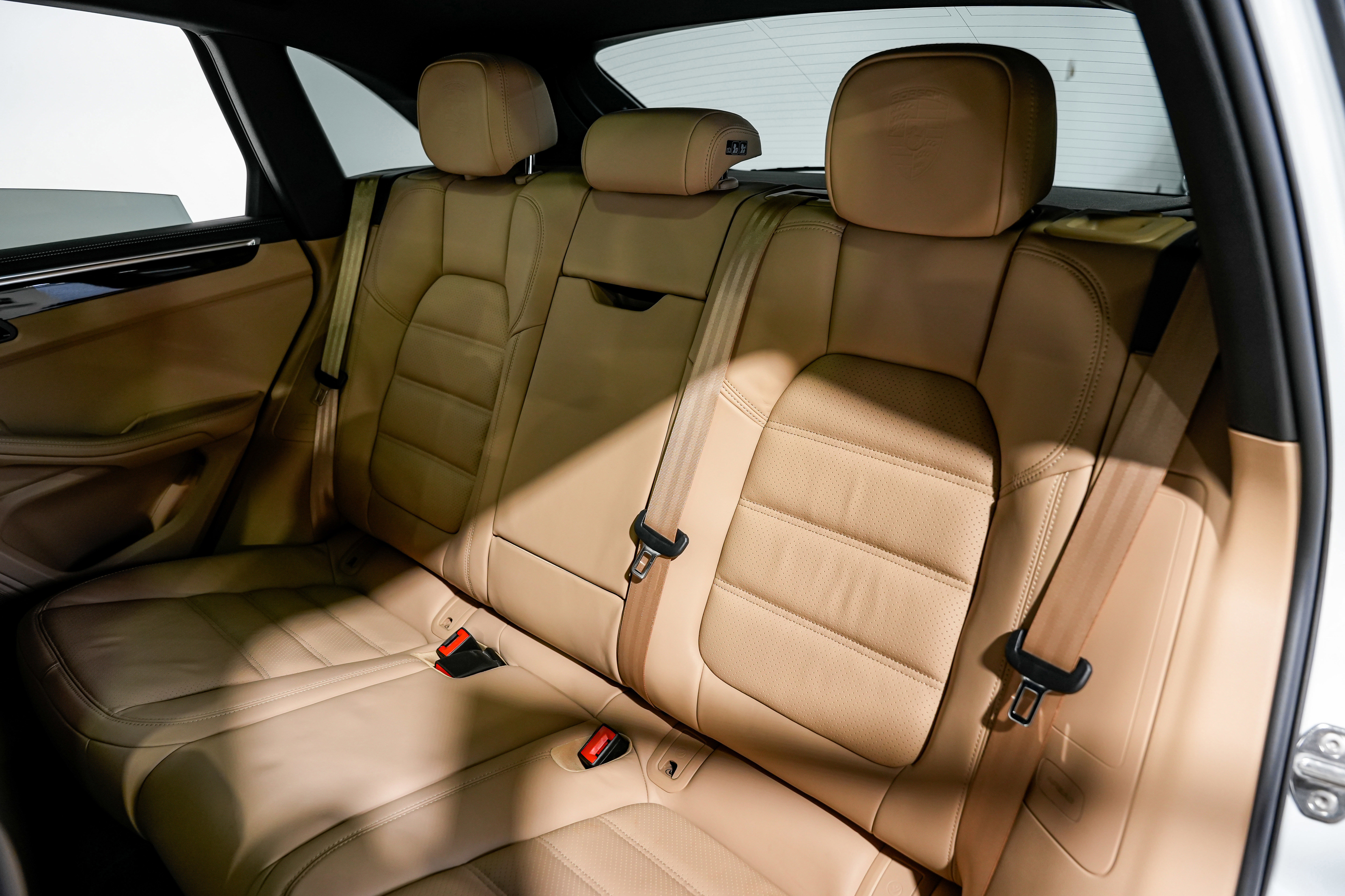 Used 2023 Porsche Macan S image 33