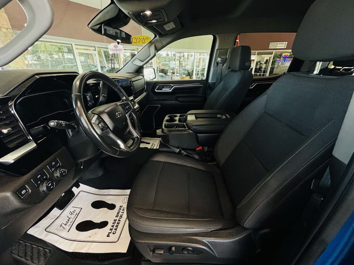 Used 2022 Chevrolet Silverado 1500 RST AWD/4WD image 31