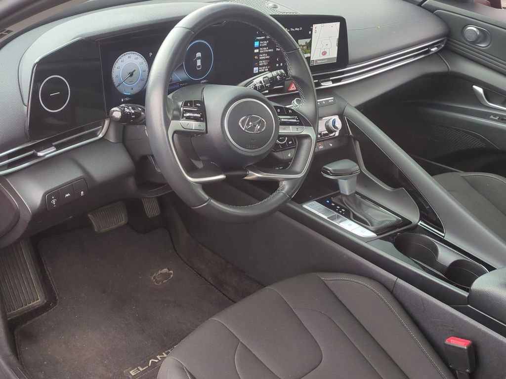 Certified 2023 Hyundai Elantra SEL w/ Convenience Package FWD image 12