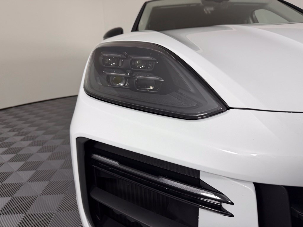 New 2027 Porsche Cayenne Turbo GT AWD/4WD image 10