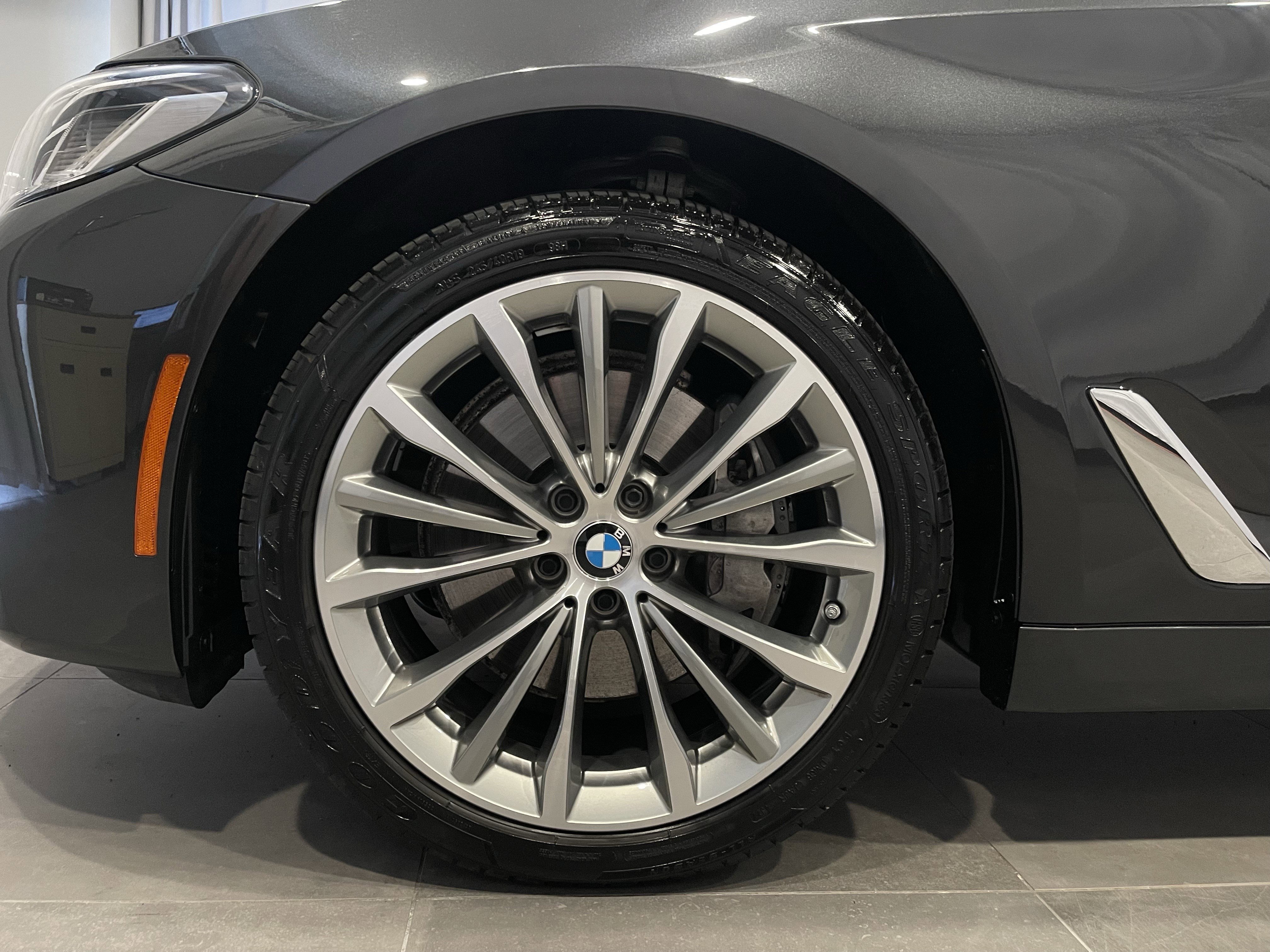 Certified 2023 BMW 540i xDrive w/ Premium Package image 7