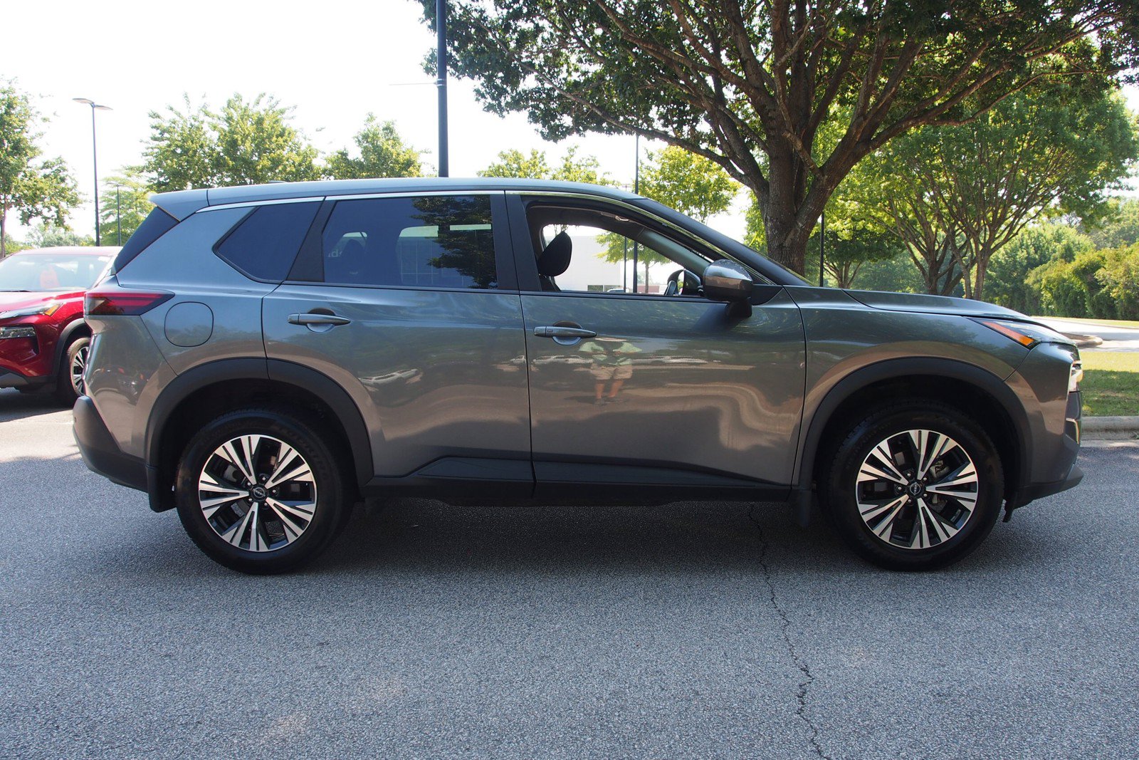 Used 2023 Nissan Rogue SV FWD image 8