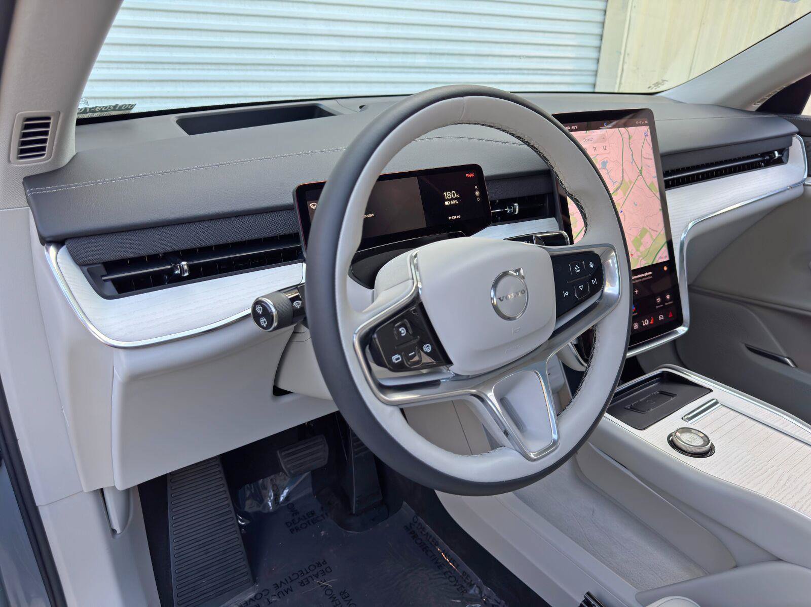 Used 2025 Volvo EX90 Ultra AWD/4WD image 10