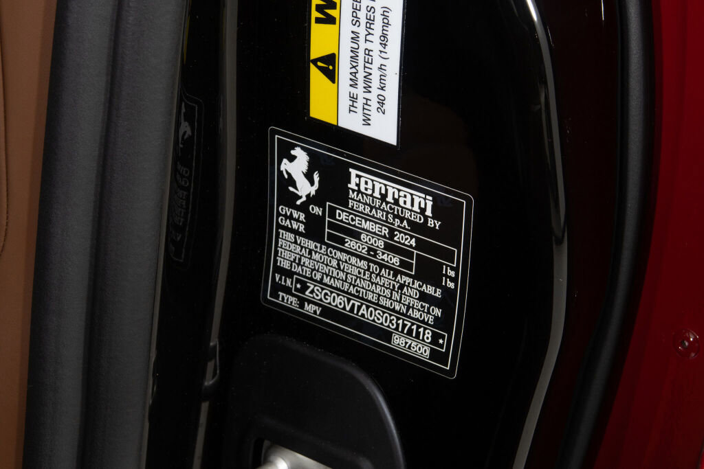 Used 2025 Ferrari Purosangue image 31