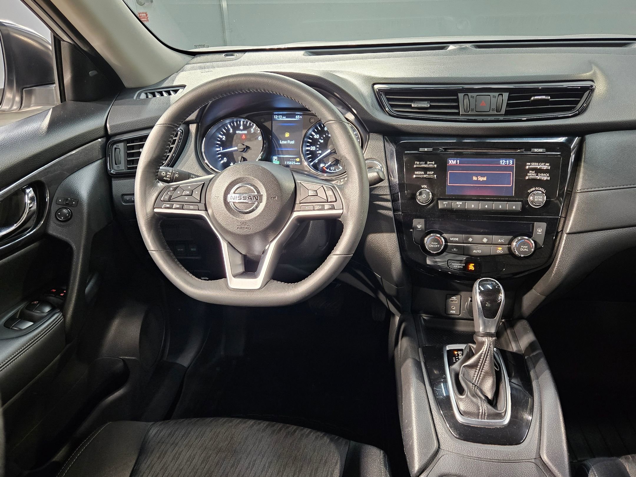 Used 2017 Nissan Rogue SV FWD image 9