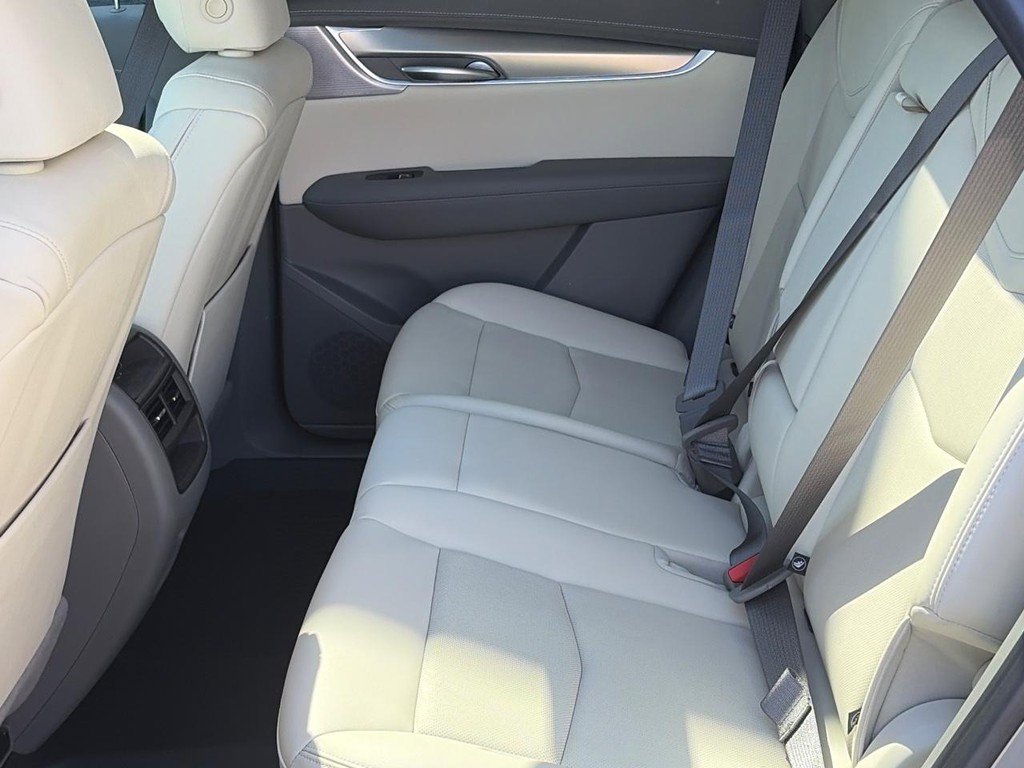Certified 2023 Cadillac XT5 Premium Luxury AWD/4WD image 7