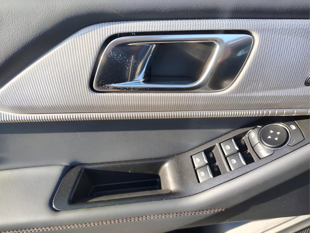 New 2026 Ford Explorer Active w/ Active Comfort Package image 12