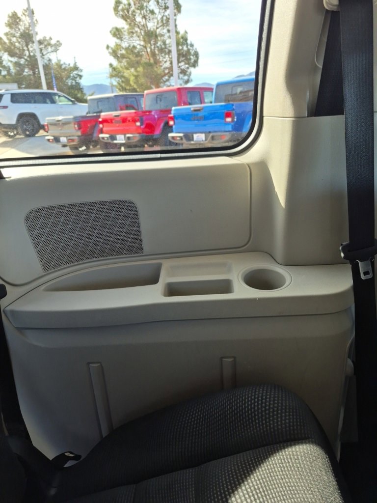 Used 2020 Dodge Grand Caravan SE w/ UConnect Hands-Free Group image 57