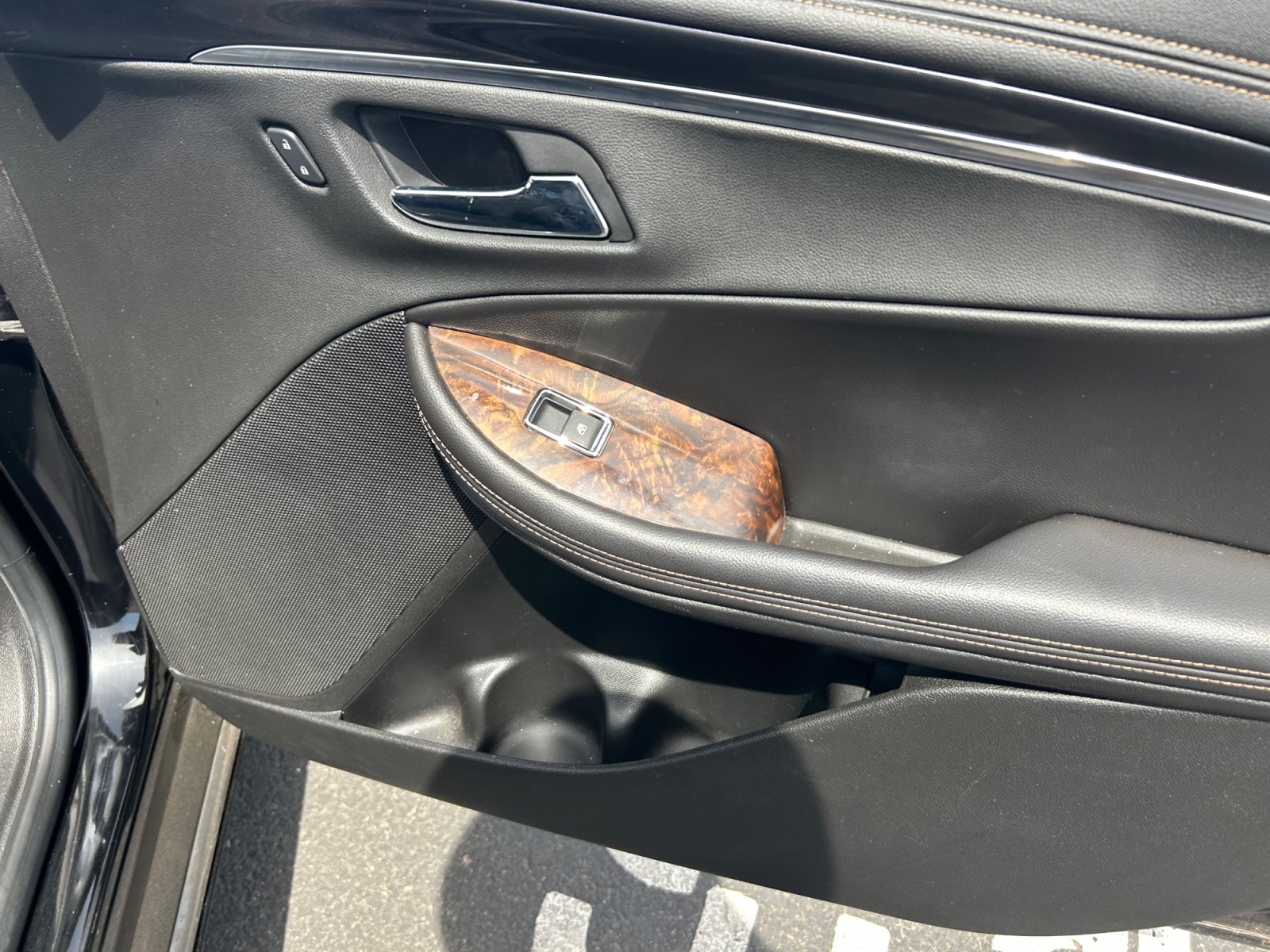 Used 2015 Chevrolet Impala LT w/ Convenience Package FWD image 16