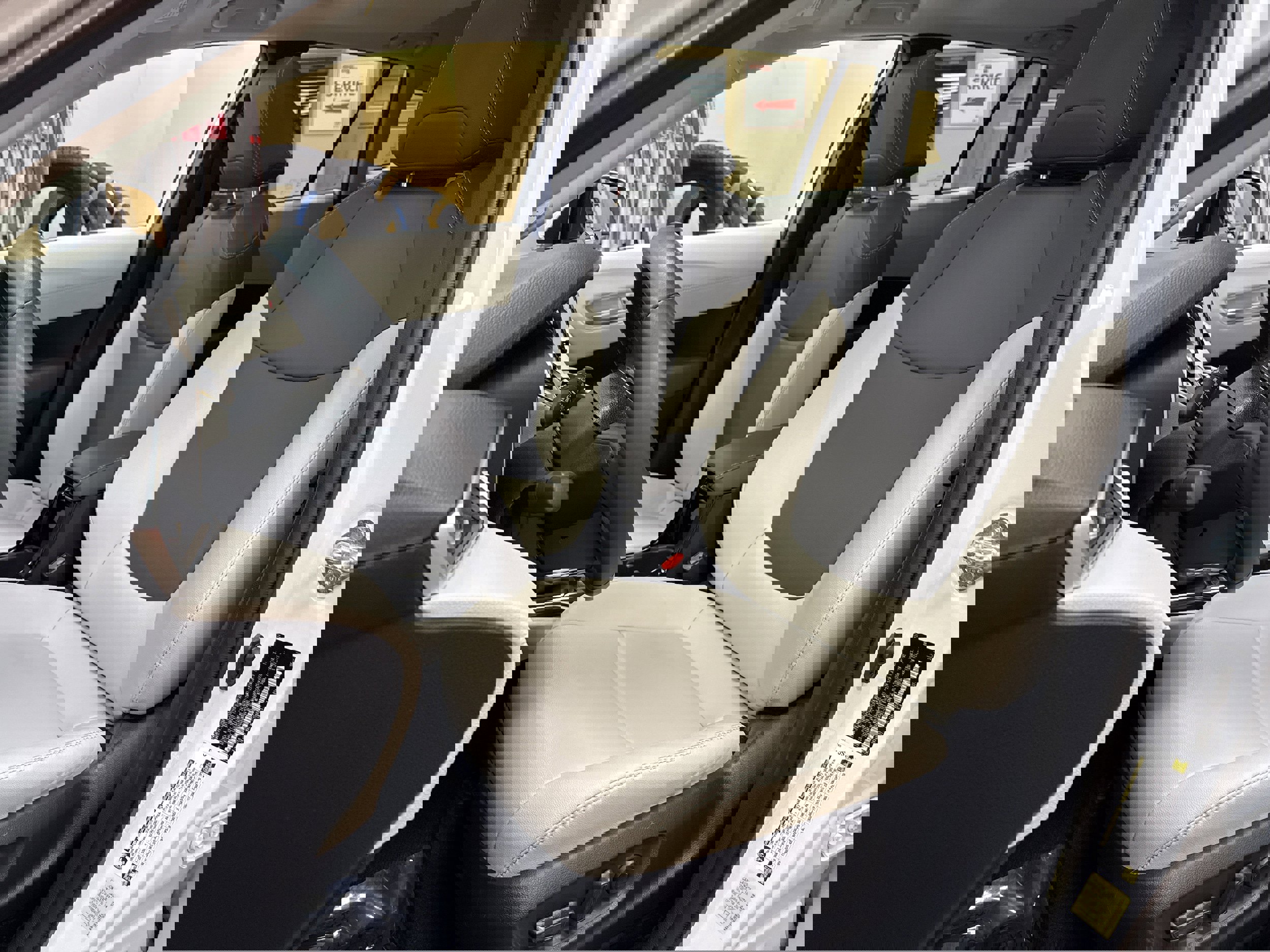 Used 2024 Toyota Corolla Cross XLE w/ Convenience Package image 33