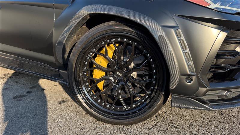 Used 2021 Lamborghini Urus AWD/4WD image 16