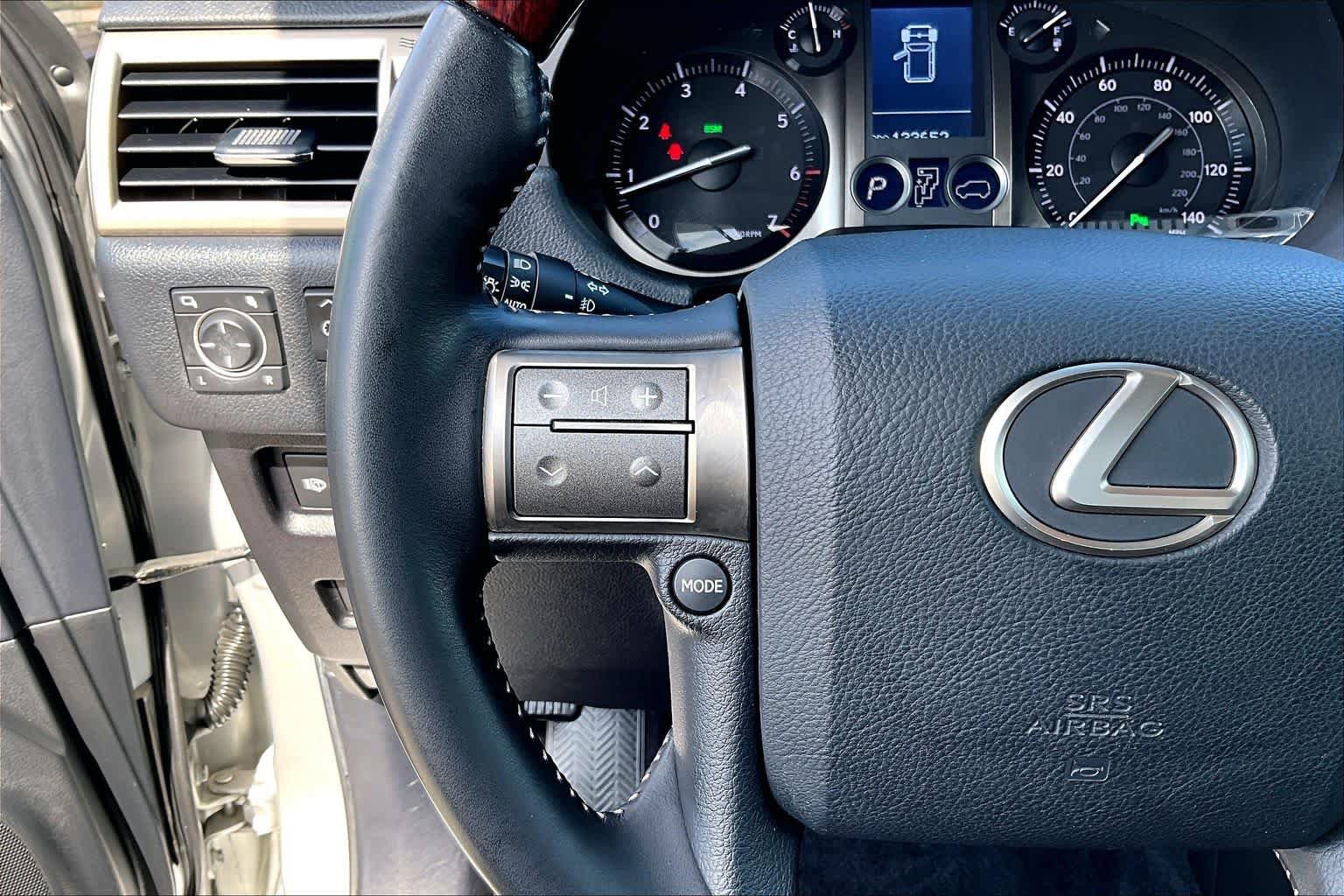 Used 2014 Lexus GX 460 w/ Premium Package AWD/4WD image 22