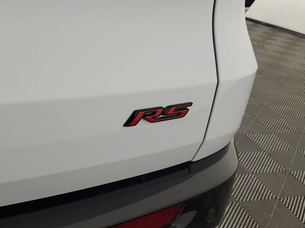 New 2026 Chevrolet Traverse RS w/ LPO, Floor Liner Package FWD image 32