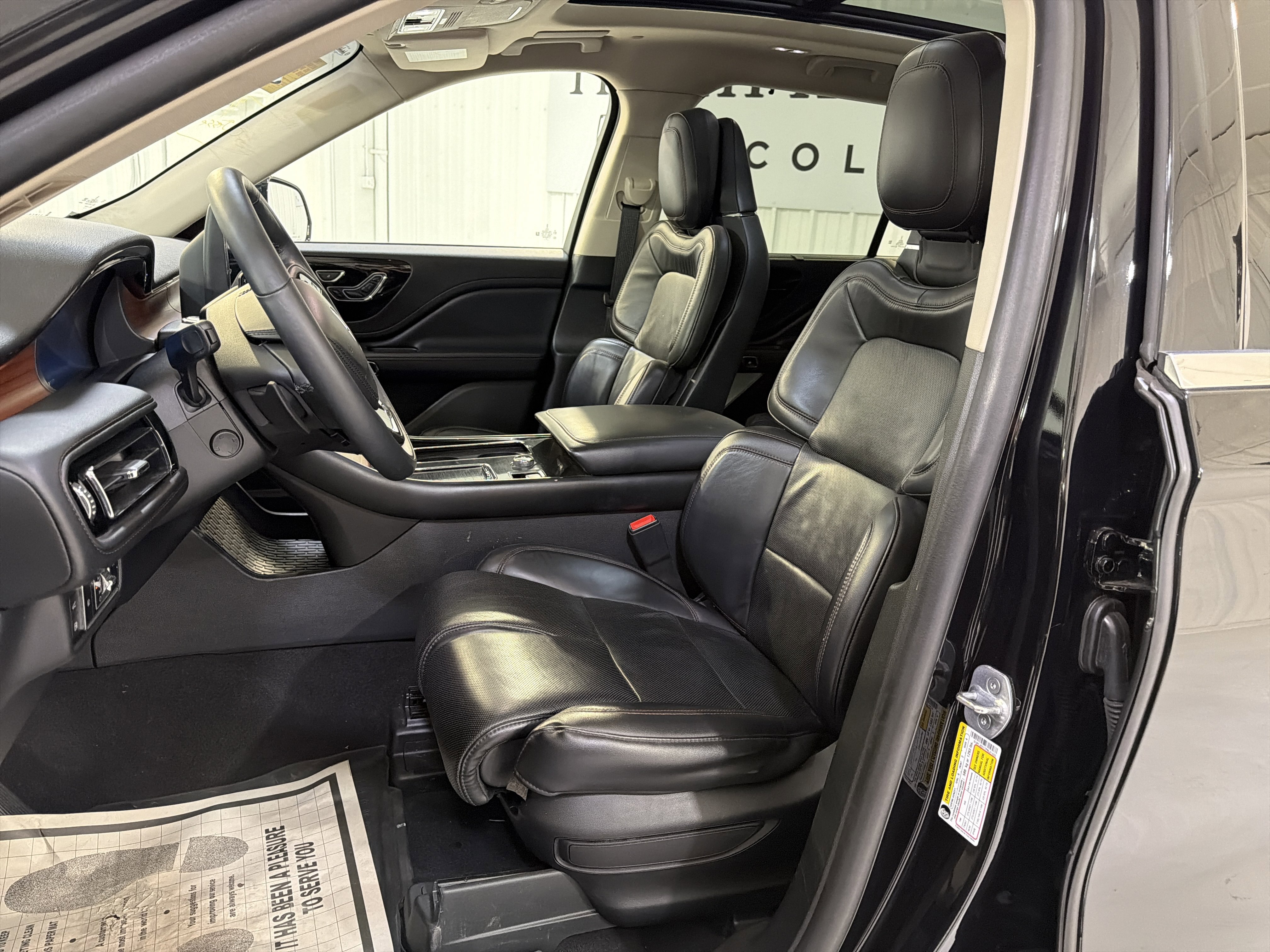 Used 2023 Lincoln Aviator Grand Touring w/ Equipment Group 301A image 10