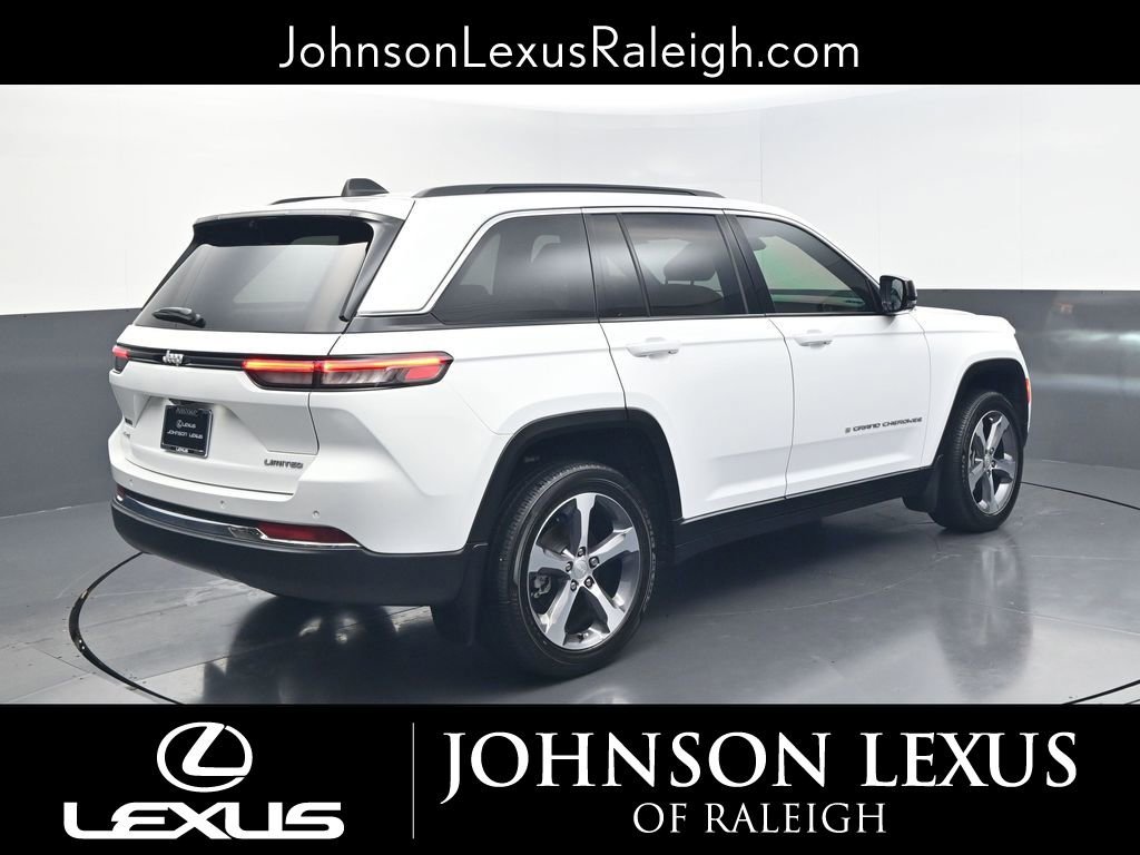Used 2024 Jeep Grand Cherokee Limited w/ Luxury Tech Group II image 9