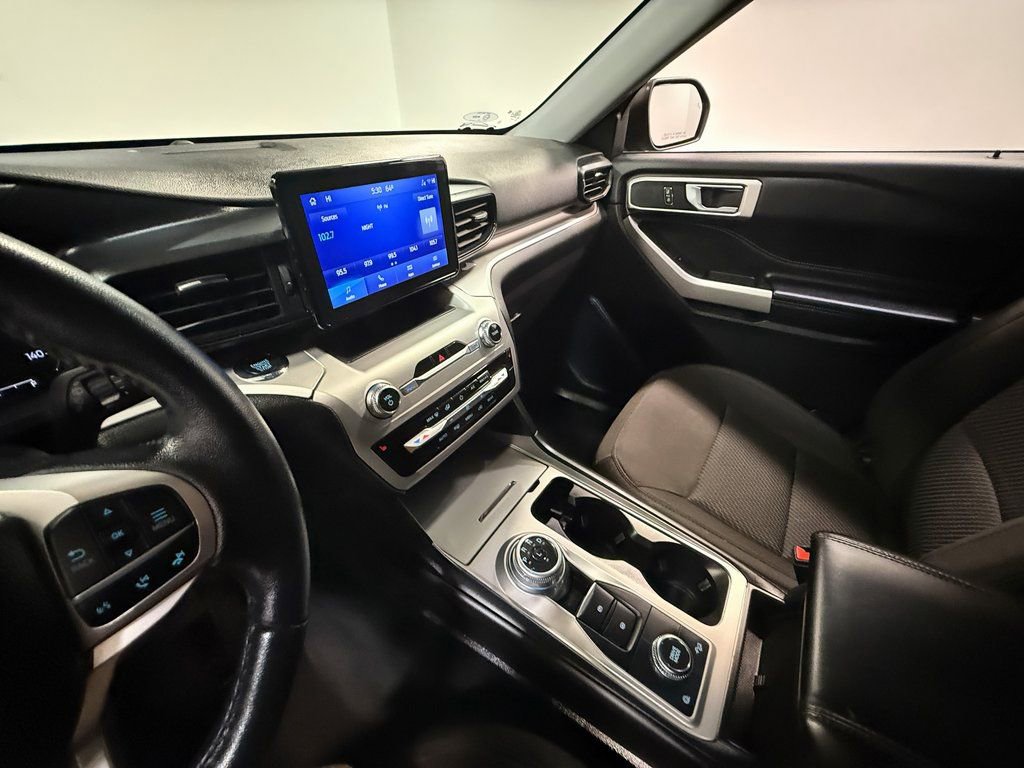 Used 2022 Ford Explorer XLT image 83
