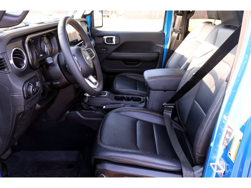 Used 2024 Jeep Wrangler Unlimited Sahara w/ Technology Group AWD/4WD image 26