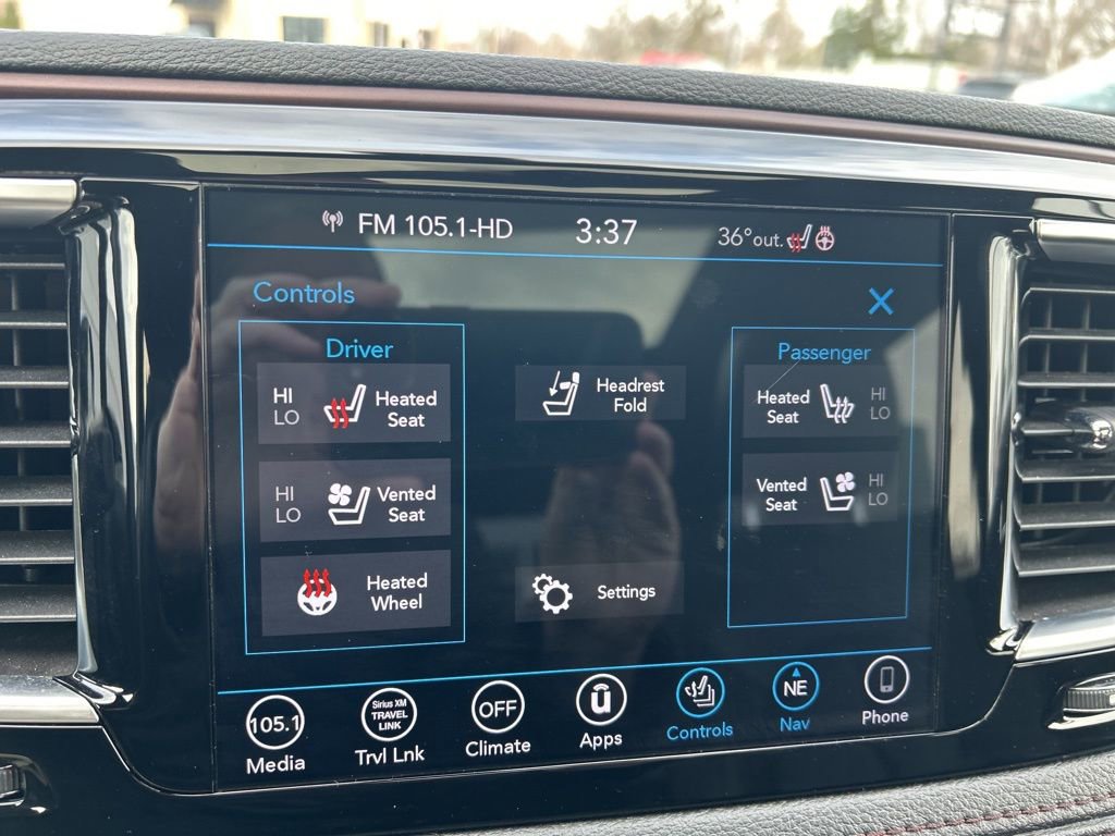 Used 2019 Chrysler Pacifica Limited image 27