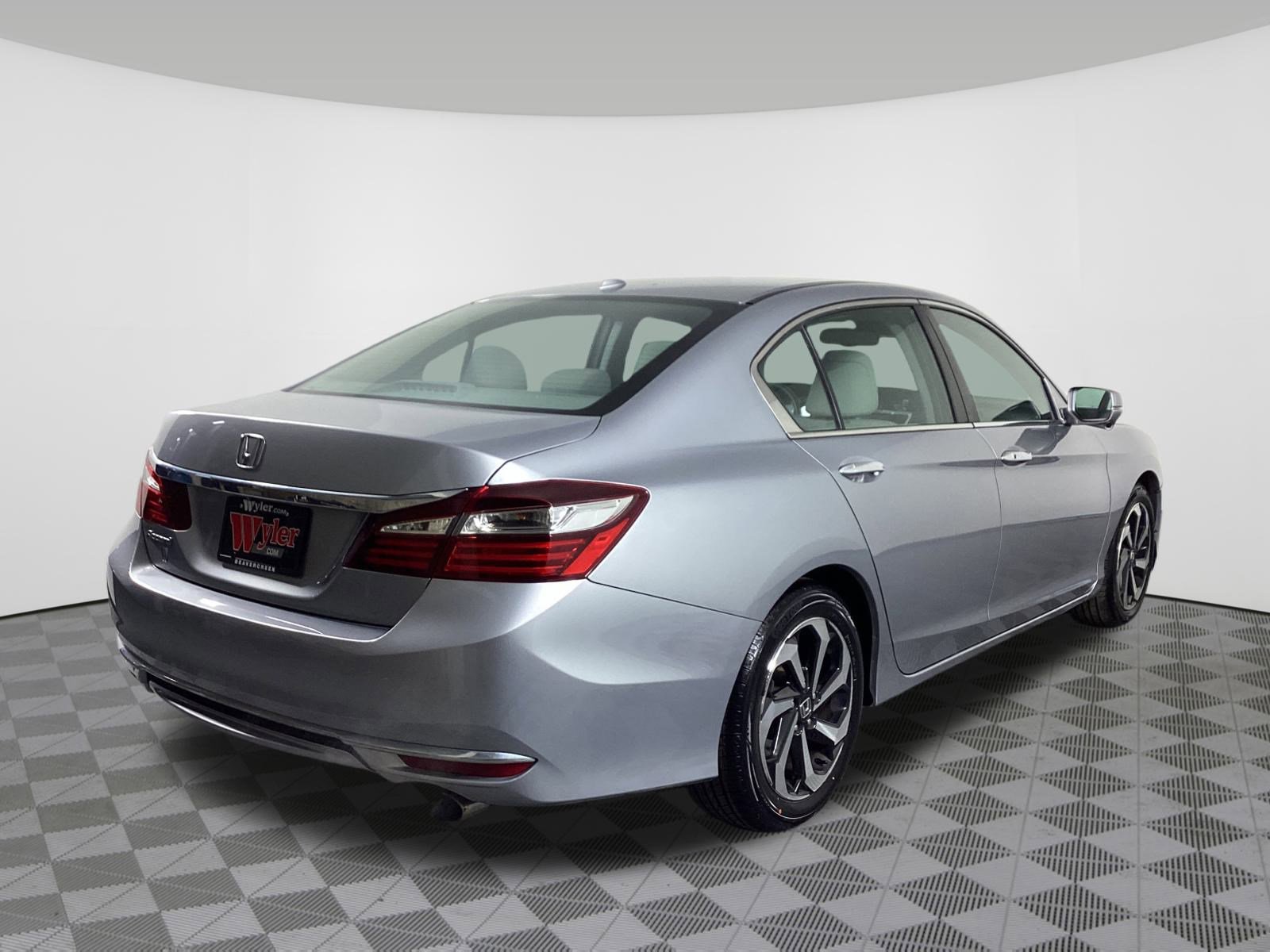 Used 2017 Honda Accord EX-L image 4