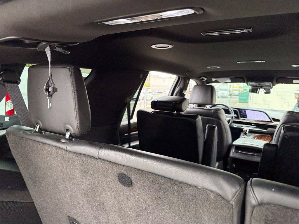 Used 2023 Cadillac Escalade Luxury AWD/4WD image 14