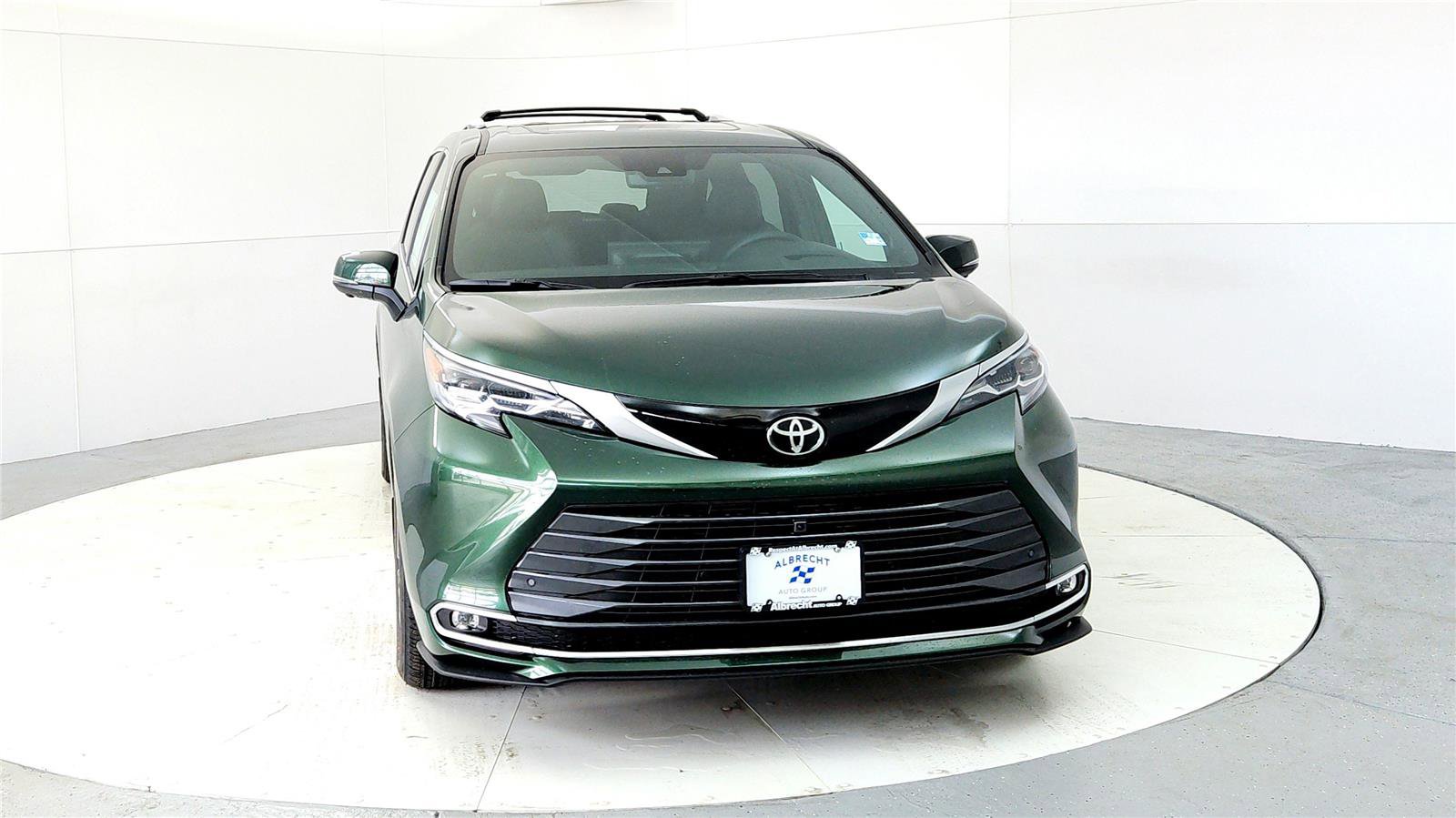 New 2026 Toyota Sienna Platinum image 8