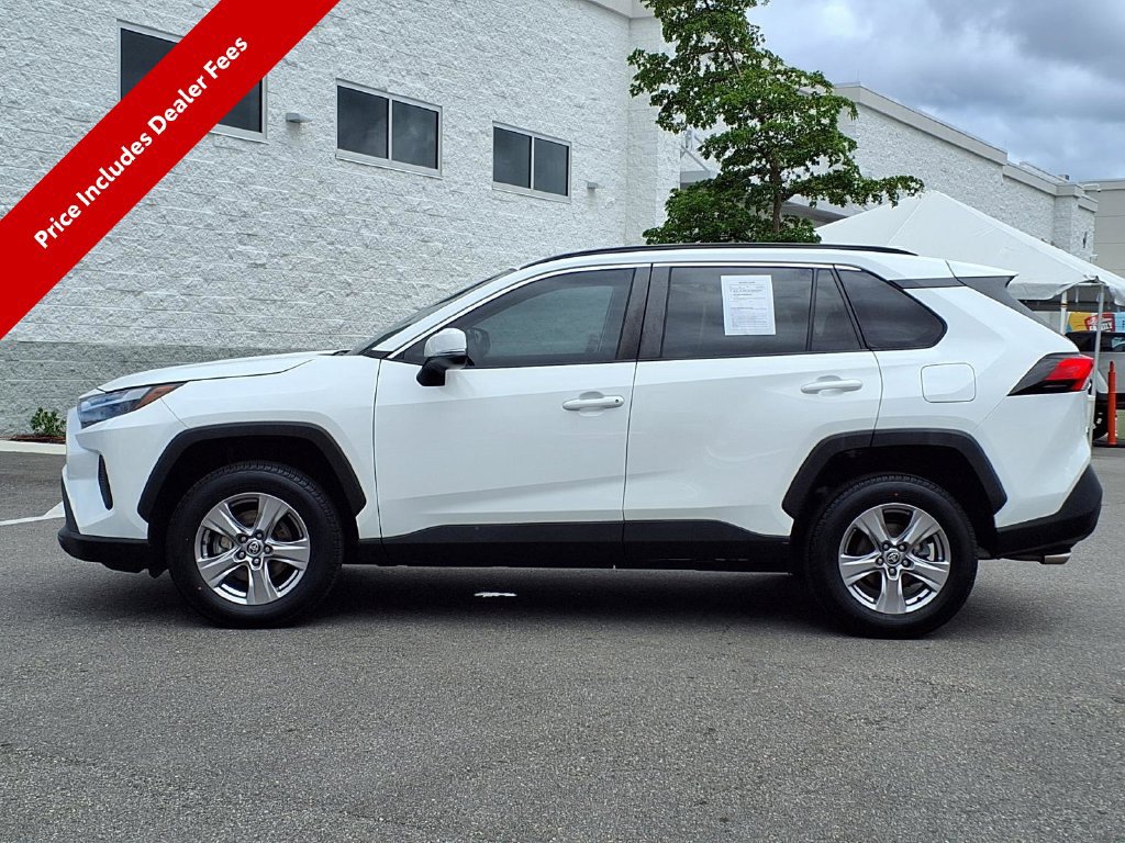 Used 2022 Toyota RAV4 XLE FWD image 5