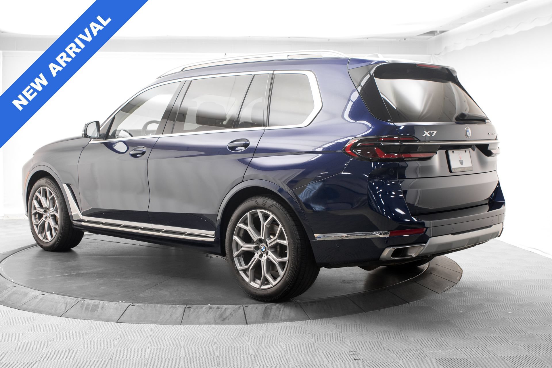 Used 2024 BMW X7 xDrive40i w/ Climate Comfort Package AWD/4WD image 5