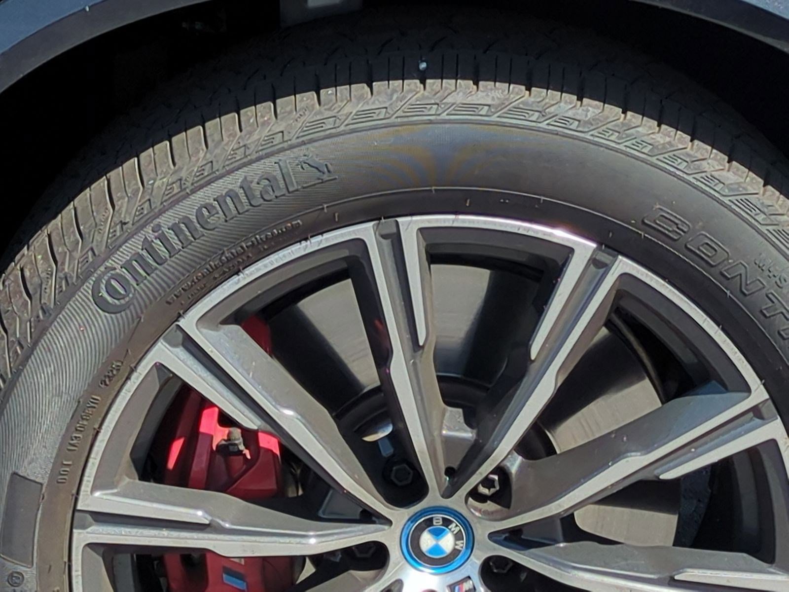 Certified 2024 BMW X5 xDrive50e w/ M Sport Package image 12