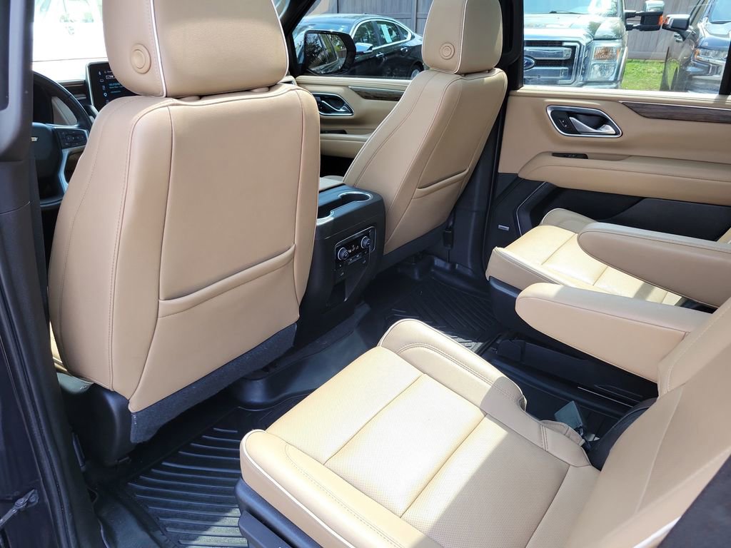Used 2023 Chevrolet Tahoe Premier AWD/4WD image 16