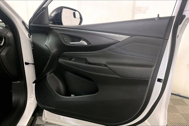 Used 2025 Buick Envista Sport Touring image 24