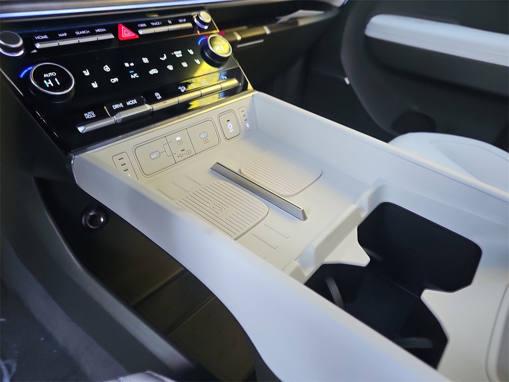 New 2025 Hyundai Santa Fe Calligraphy image 25