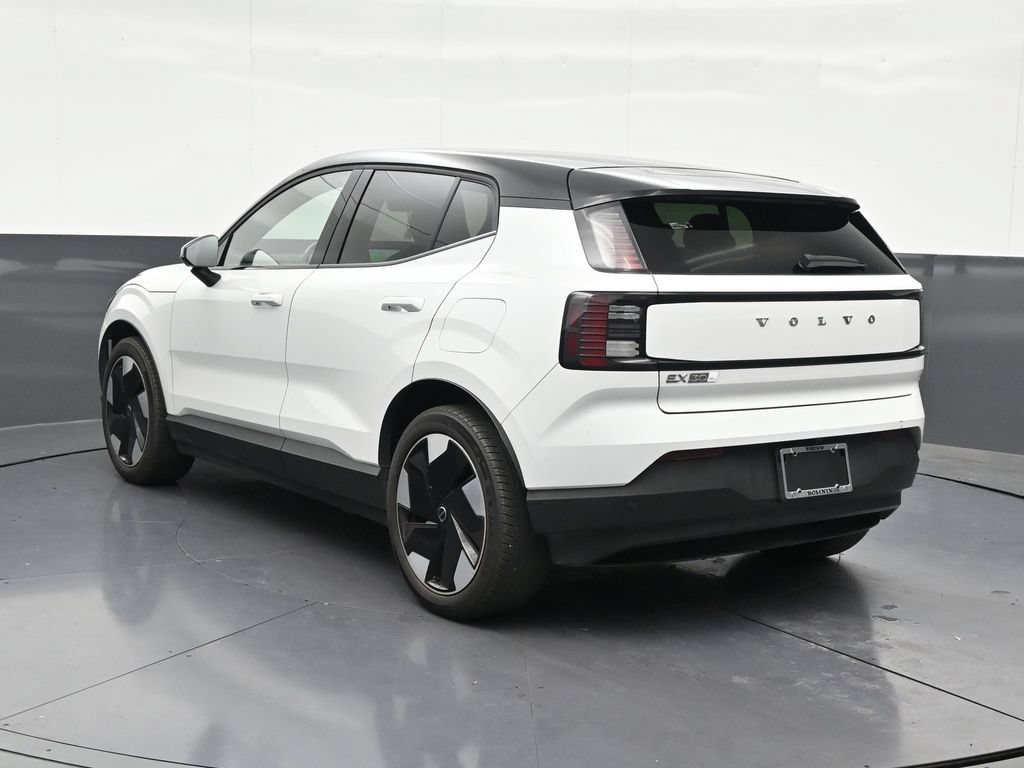 Certified 2025 Volvo EX30 Plus AWD/4WD image 3