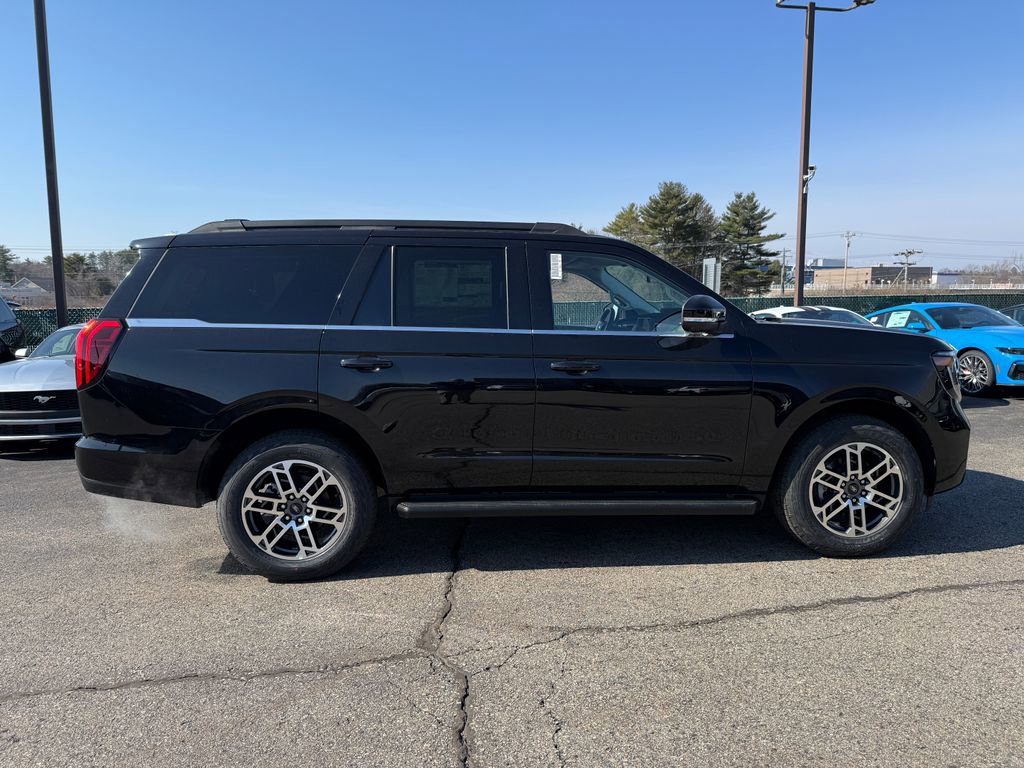 New 2026 Ford Expedition Active image 5