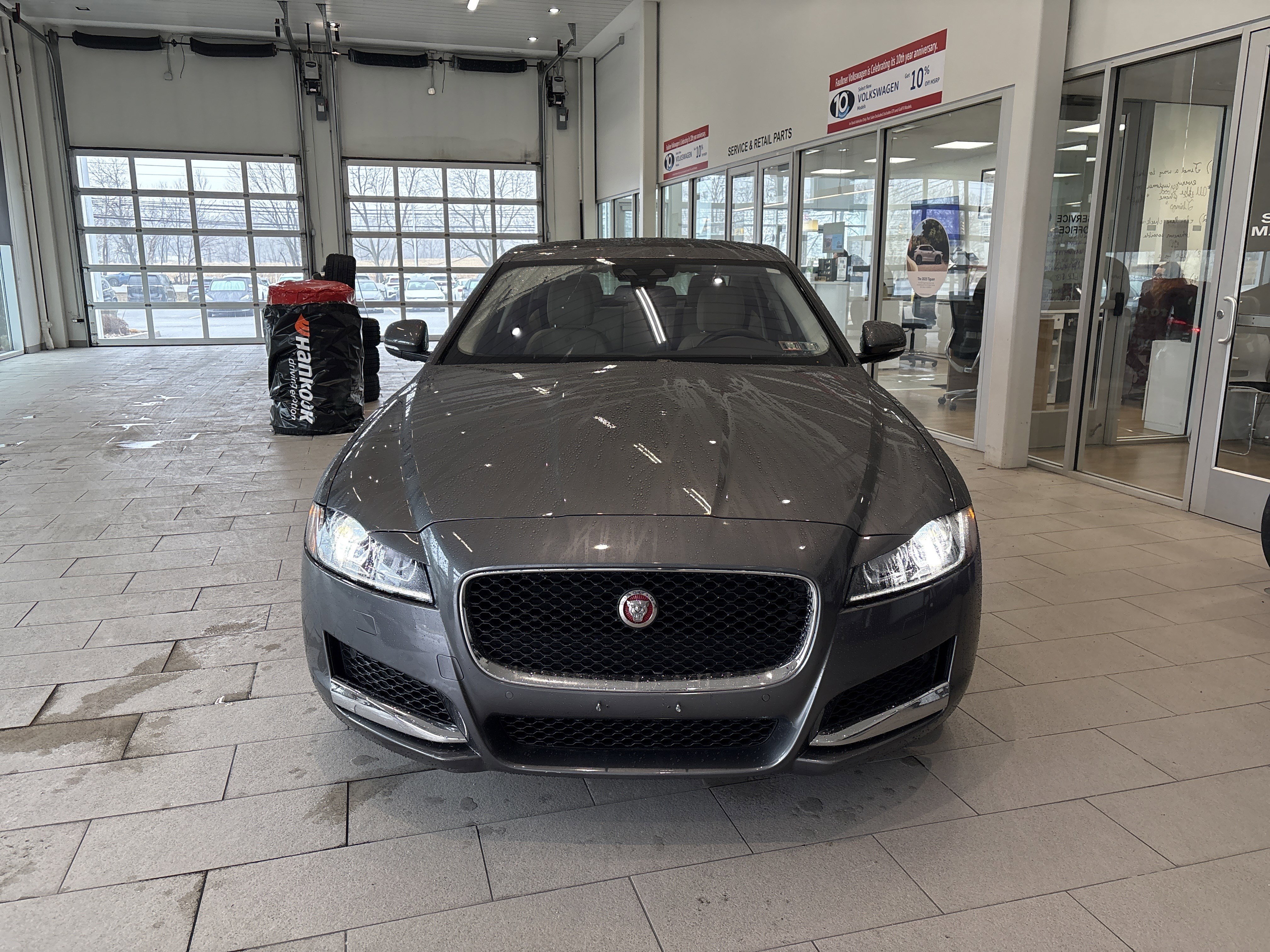 Used 2017 Jaguar XF Prestige image 2