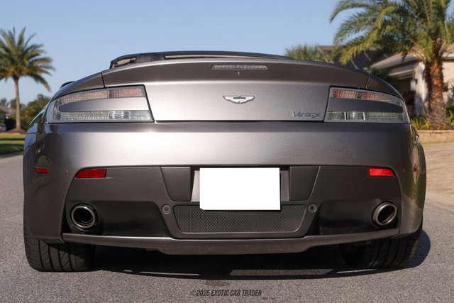 Used 2012 Aston Martin V8 Vantage Roadster image 7