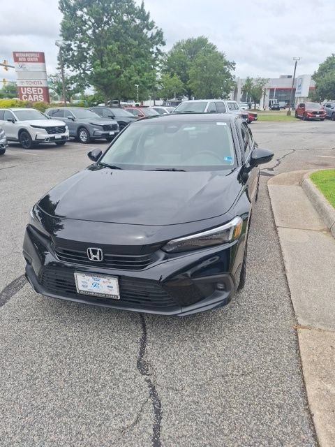 Used 2023 Honda Civic Touring image 3