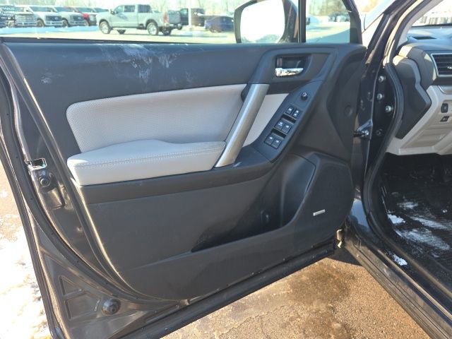 Used 2016 Subaru Forester 2.5i Touring w/ Eyesight & Navigation System image 25