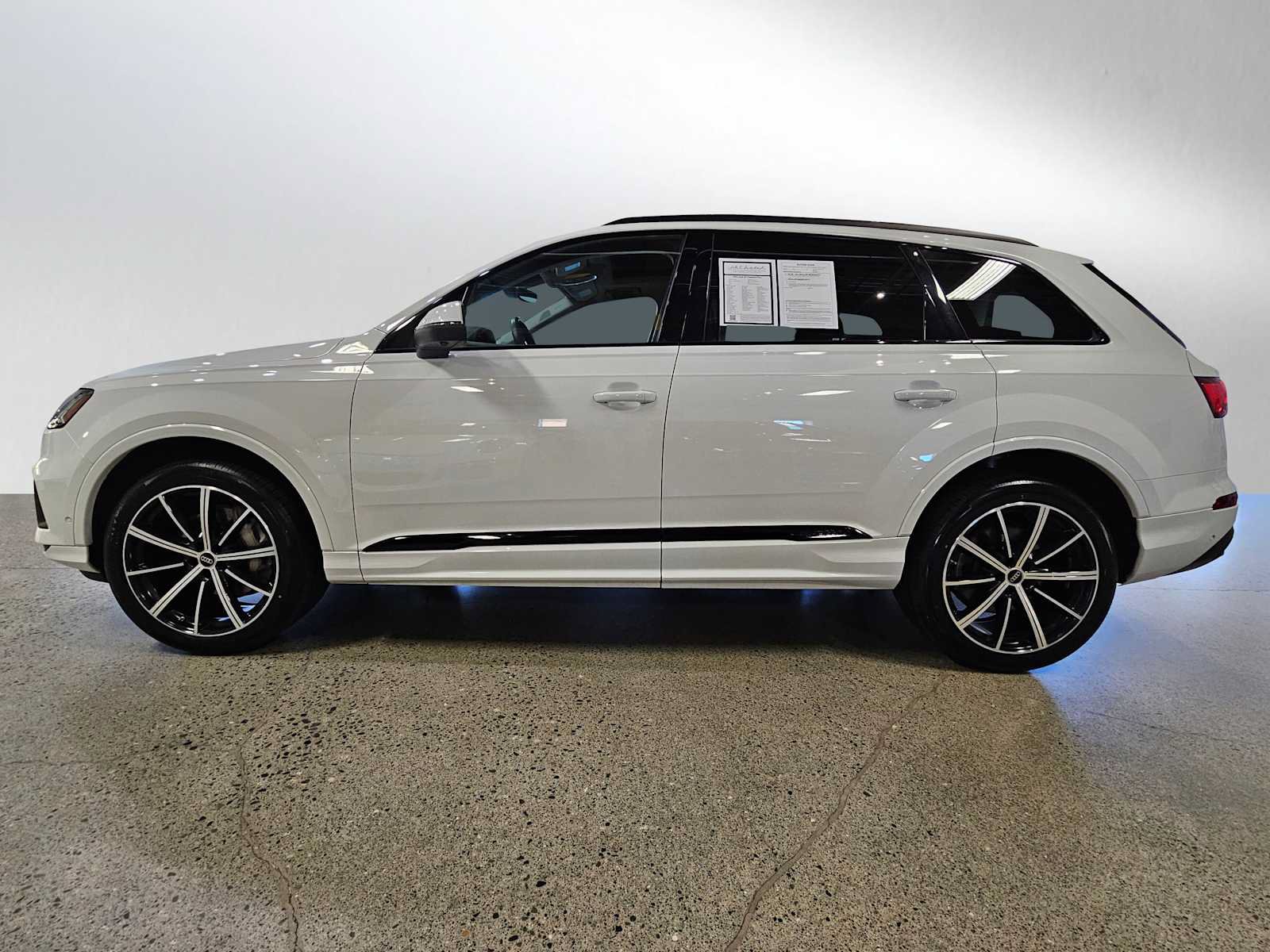 Used 2023 Audi Q7 3.0T Premium Plus w/ Premium Plus Package AWD/4WD image 6