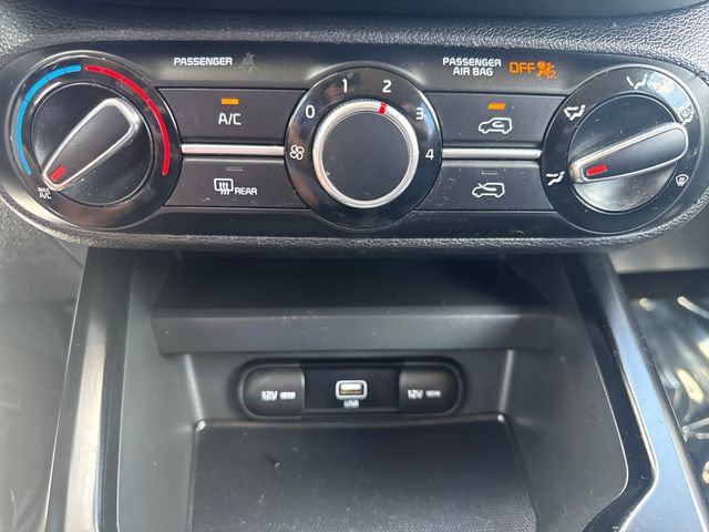 Used 2020 Kia Soul LX FWD image 24